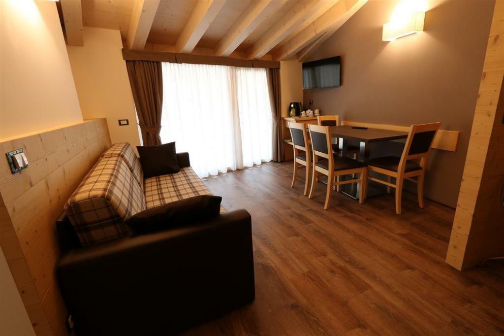 Dolcevita Ambiez B&B San Lorenzo Dorsino Exteriér fotografie